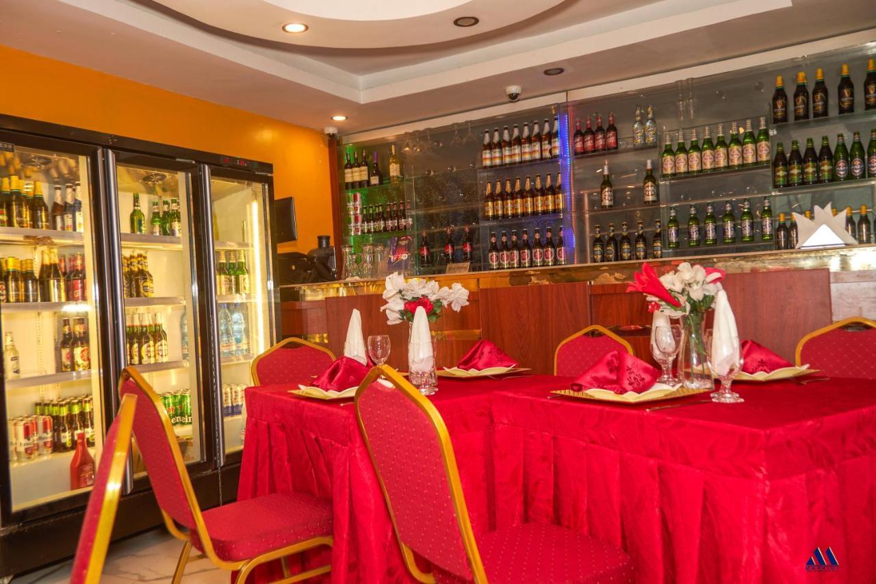 Marriot Metropolitan Hotel Douala Exterior foto